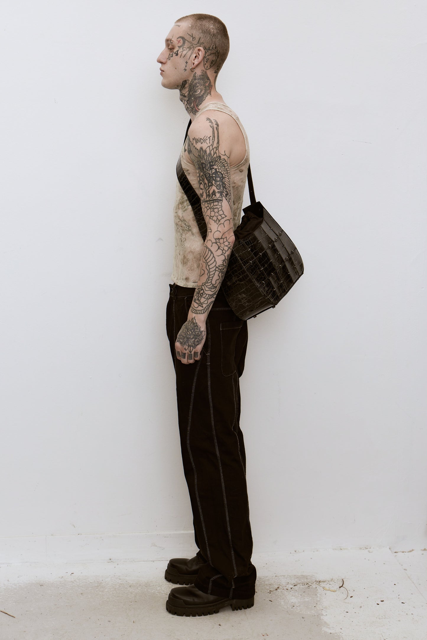 [PRE-ORDER]Black Crackled Leather Crossbody Bag(Medium)