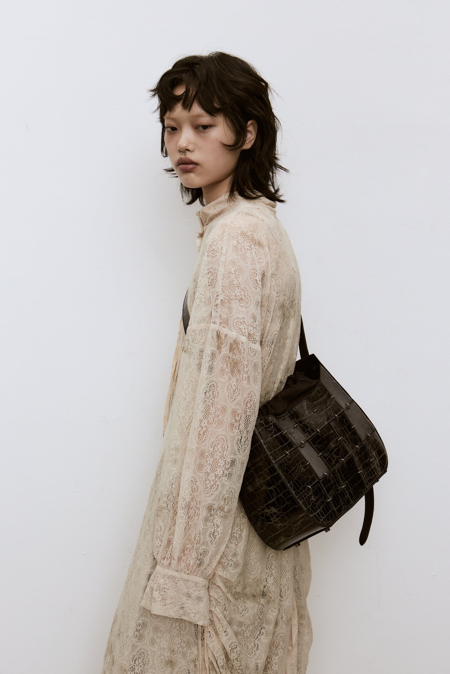 [PRE-ORDER]Black Crackled Leather Crossbody Bag(Medium)