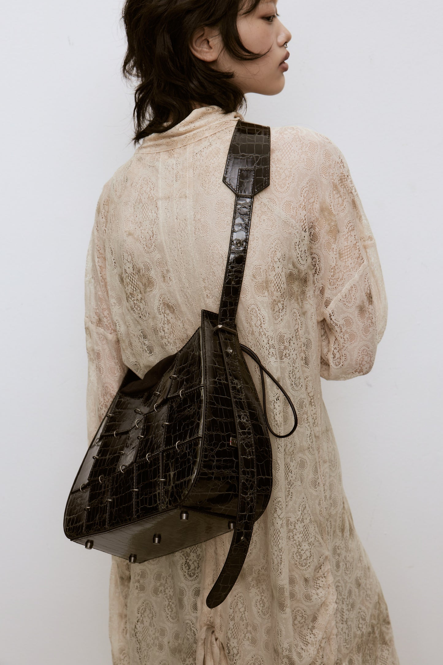 [PRE-ORDER]Black Crackled Leather Crossbody Bag(Medium)