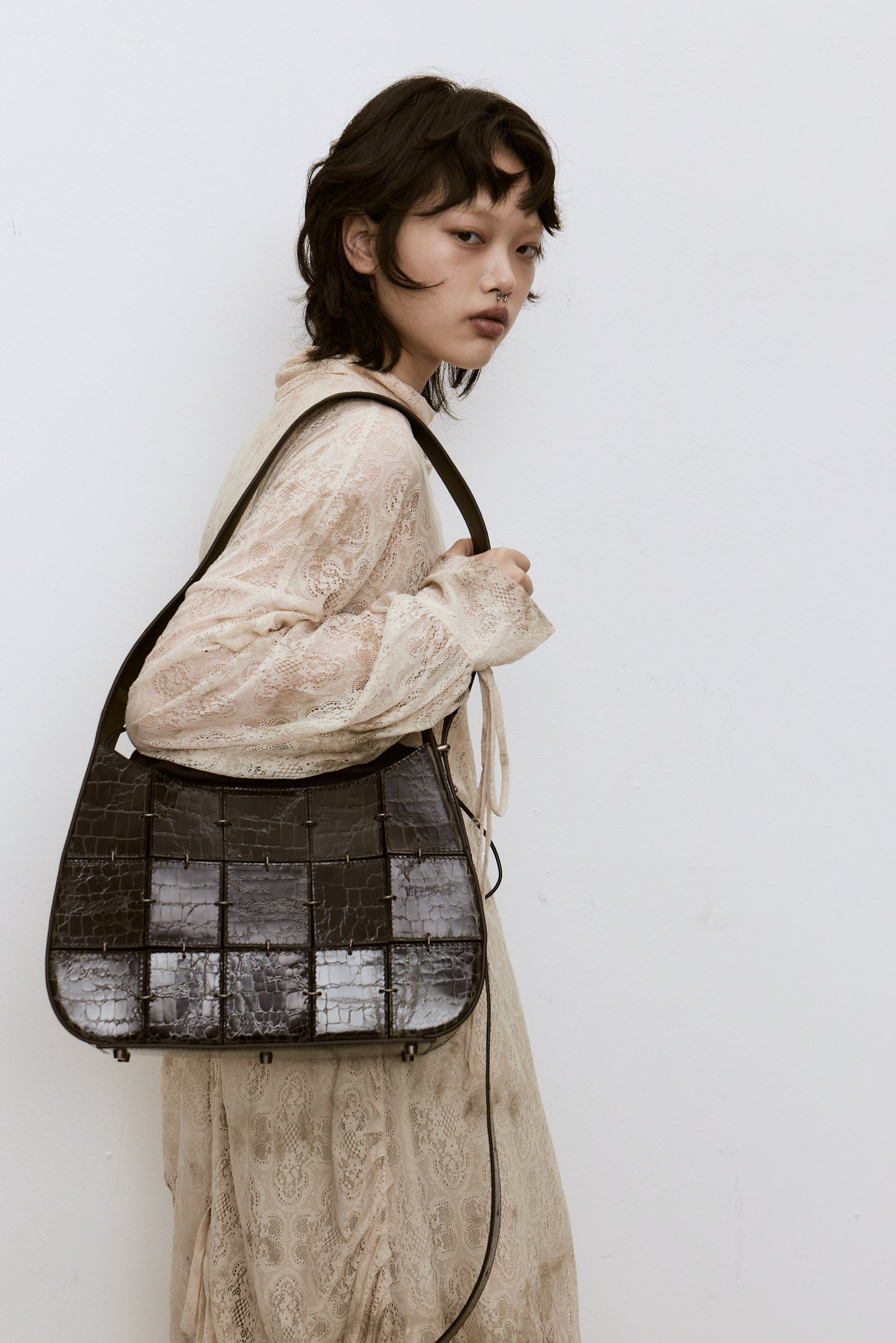 [PRE-ORDER]Black Crackled Leather Crossbody Bag(Medium)