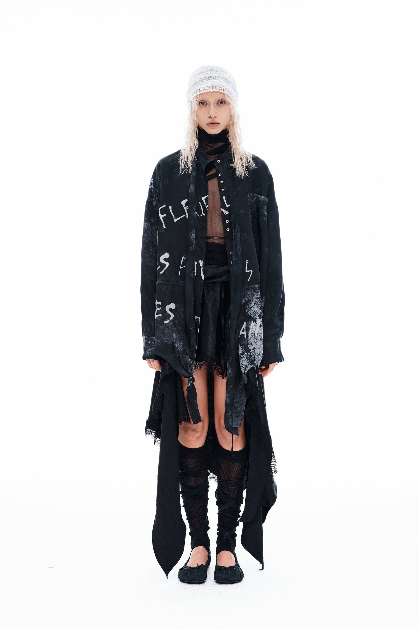 “Des fleurs, des pavés et des tanks” Drawstring Shirt/Asymmetric Lace Hem Skirt