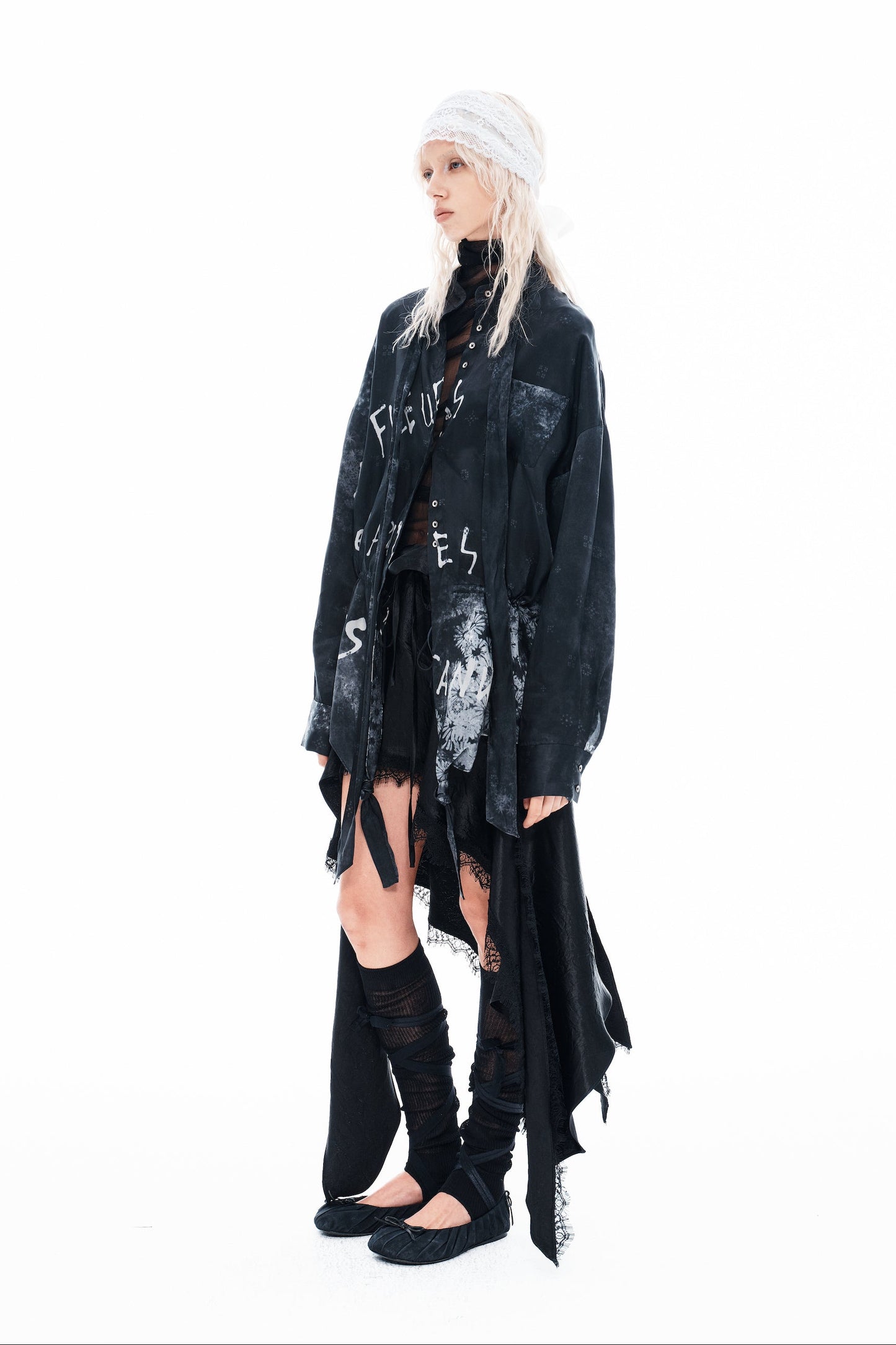 “Des fleurs, des pavés et des tanks” Drawstring Shirt/Asymmetric Lace Hem Skirt