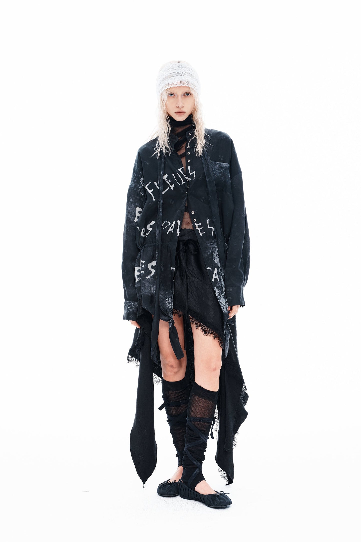 “Des fleurs, des pavés et des tanks” Drawstring Shirt/Asymmetric Lace Hem Skirt