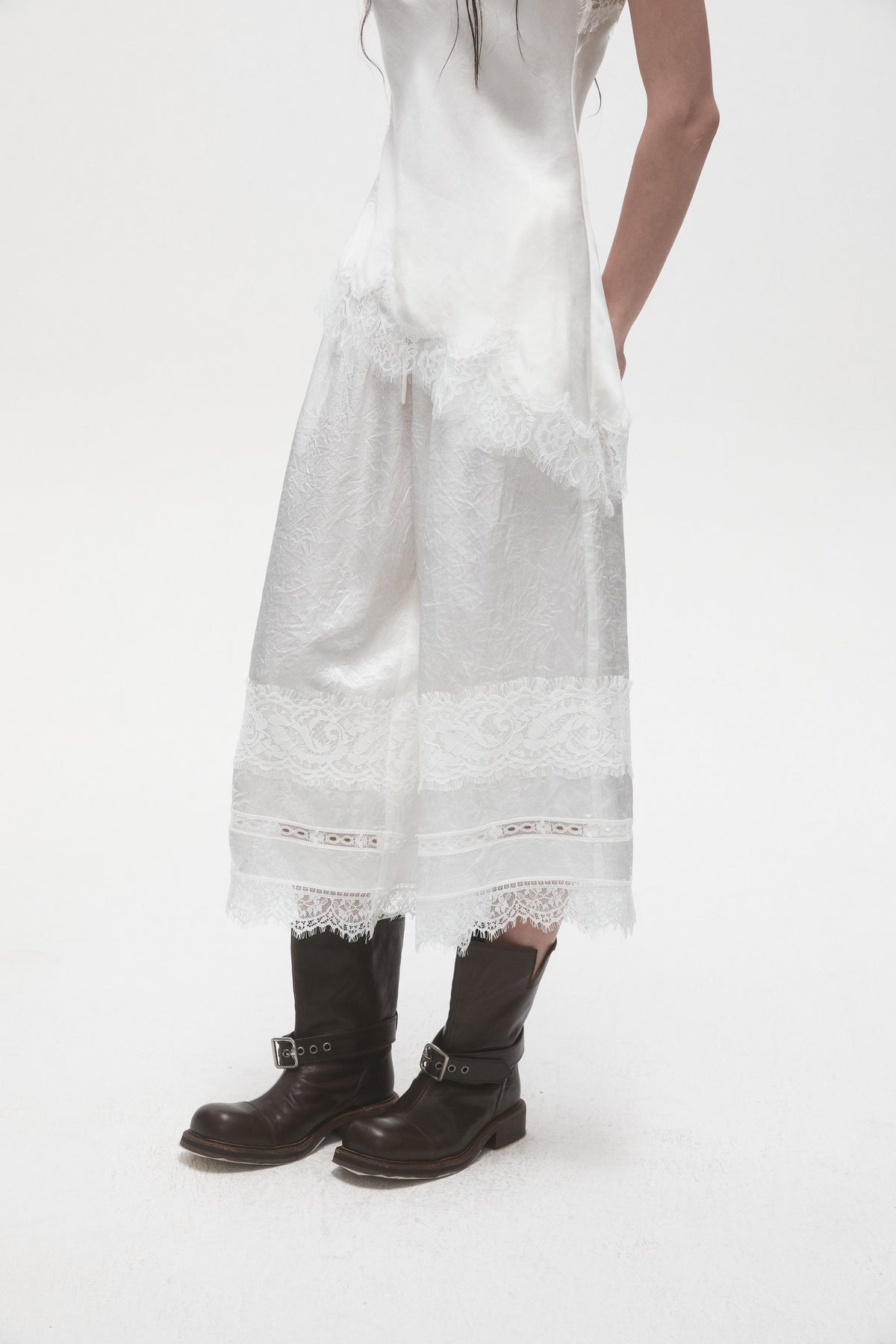 Lace Trimmed Wide Leg Cropped Trousers